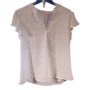 Chic White Textured Blouse